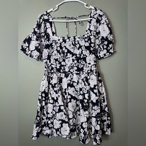 AE77 Women’s Navy/white Mini Dress NWT Medium Smocked Waist Tie‎ Back